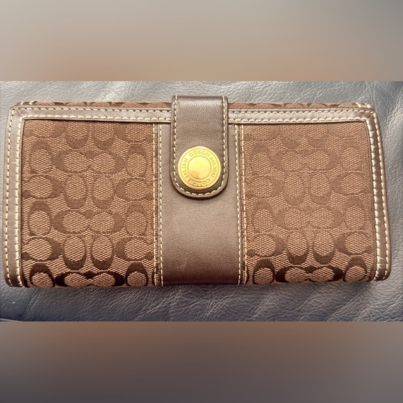 COACH Signature Canvas Wallet circa 2010 - Picture 5 of 5
